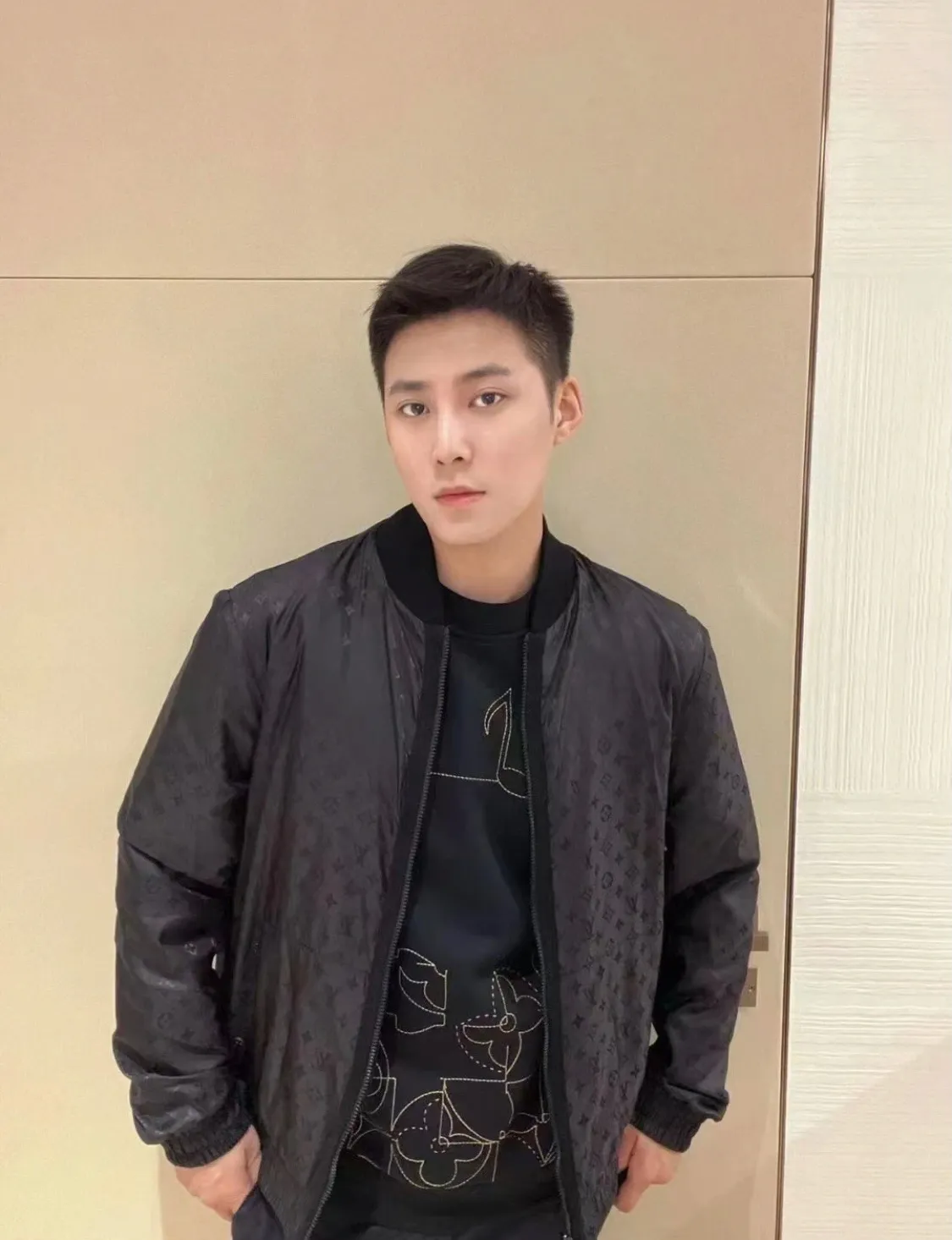 Louis Vuitton/Louis Vuitton 25Fw dark pattern old flower stitching double-sided sweater jacket